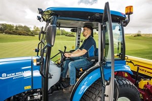 New Holland Boomer 45 Cab Stage V HST