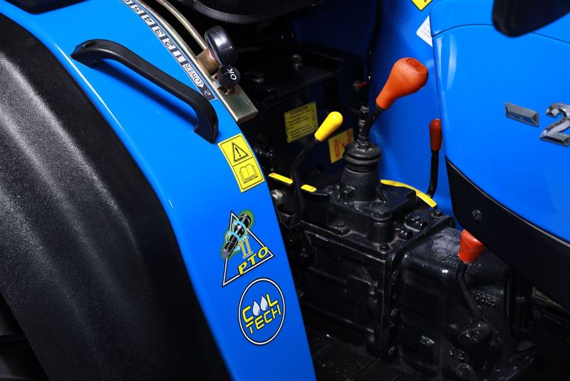 Traktor Solis 20 Průmyslové pneu
