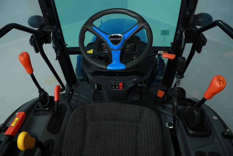 Traktor Solis 26 9+9 kabina